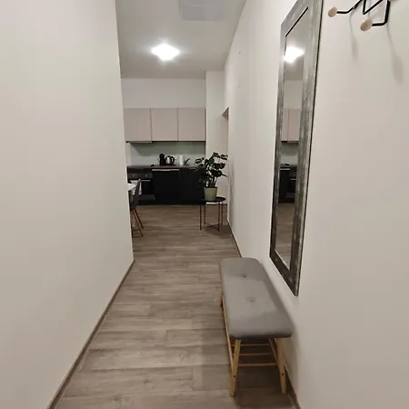 Center 2 Loznice Balkon Appartement *