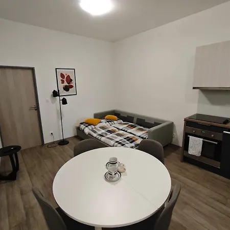 Center 2 Loznice Balkon